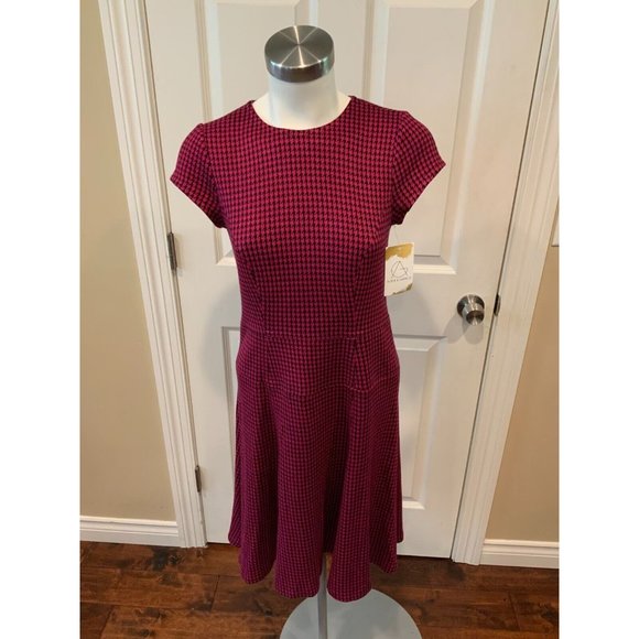 Nanette Lepore Pink & Black Houndstooth Wool Short Sleeve Dress, Size 4 - Picture 1 of 9
